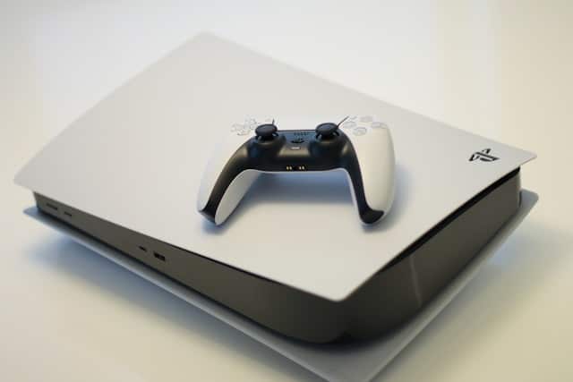 Pourquoi la PlayStation 5 laisse un goût d’inachevé à de nombreux joueurs 1 Pourquoi la PS5 laisse un goût d'inachevé en 2026